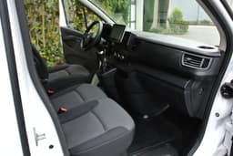 RENAULT TRAFIC 17