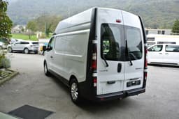RENAULT TRAFIC 8