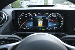 MERCEDES-BENZ B 250 27