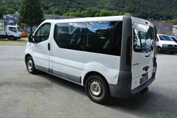 RENAULT TRAFIC 8