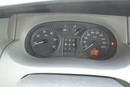 RENAULT TRAFIC 17
