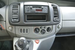 RENAULT TRAFIC 18