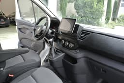 RENAULT TRAFIC 18