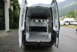 RENAULT TRAFIC 15