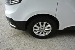 RENAULT TRAFIC 8