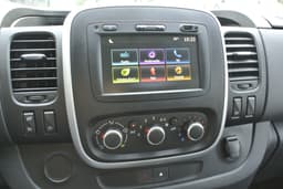 RENAULT TRAFIC 30