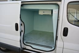 RENAULT TRAFIC 8