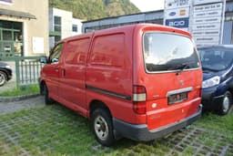 TOYOTA HI-ACE 6