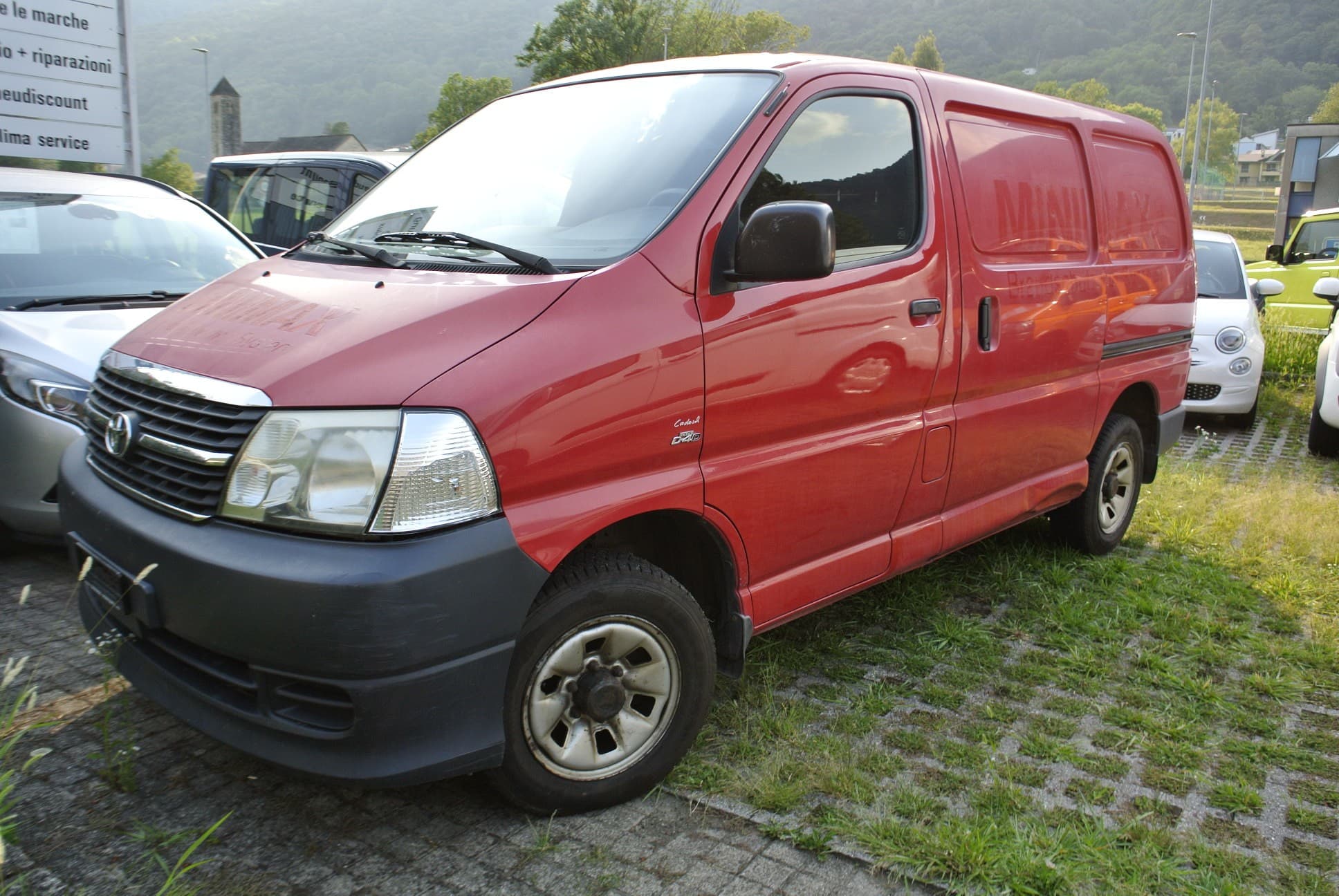TOYOTA HI-ACE